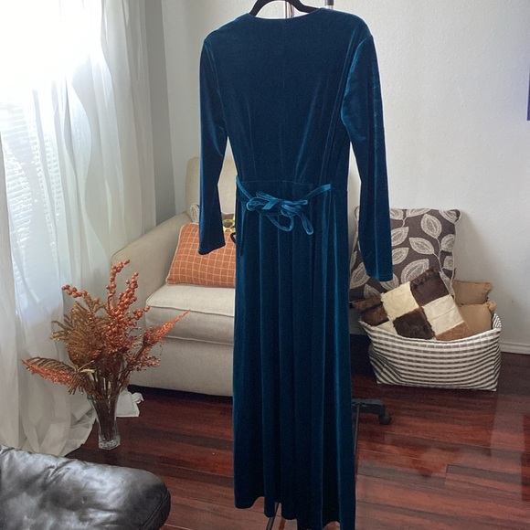 Jacinda Teal Blue Velvet Wrap Maxi Dress Size Small  ( I - 25 ) - Picture 5 of 7